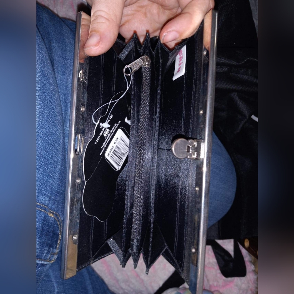 Skin Wallet - Picture 3 of 4